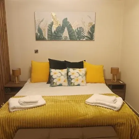 Plumeria Place Bright And Spacious Hébergement de vacances Larnaca