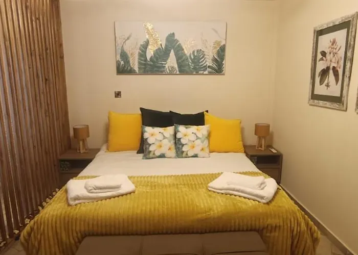 Plumeria Place Bright And Spacious בית נופש לרנקה