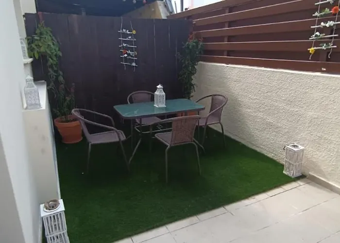 Plumeria Place Bright And Spacious בית נופש לרנקה