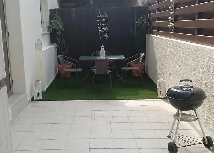 Plumeria Place Bright And Spacious לרנקה